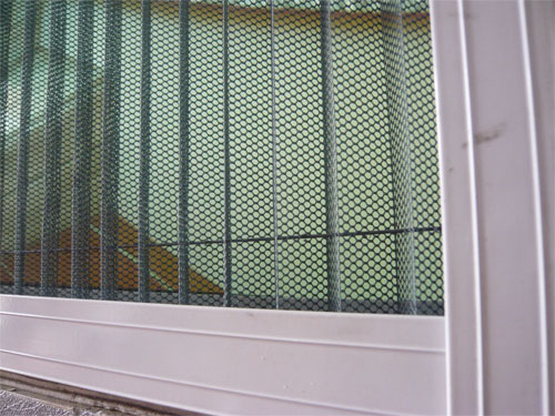 Vì sao nên lắp cửa lưới chống muỗi loại cố định